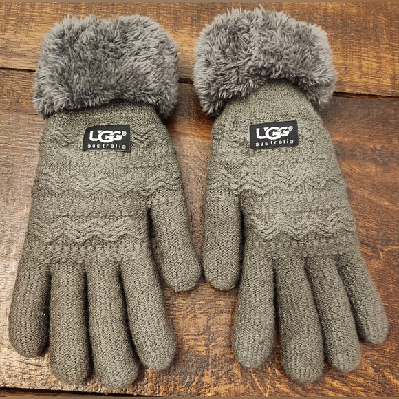 UGG Gray Knit Gloves with Faux Fur Cuff. Size S. UGG Australia - Picture 1 of 3